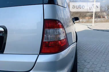 Внедорожник / Кроссовер Mercedes-Benz M-Class 2004 в 