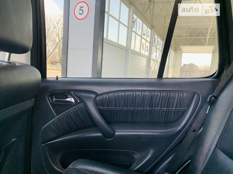 Внедорожник / Кроссовер Mercedes-Benz M-Class 2004 в Ильинцах