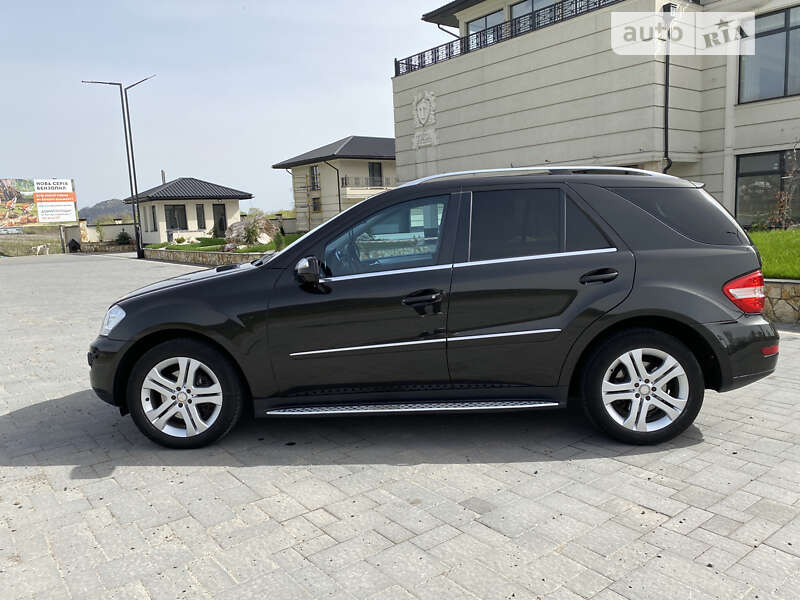 Внедорожник / Кроссовер Mercedes-Benz M-Class 2009 в Виноградове