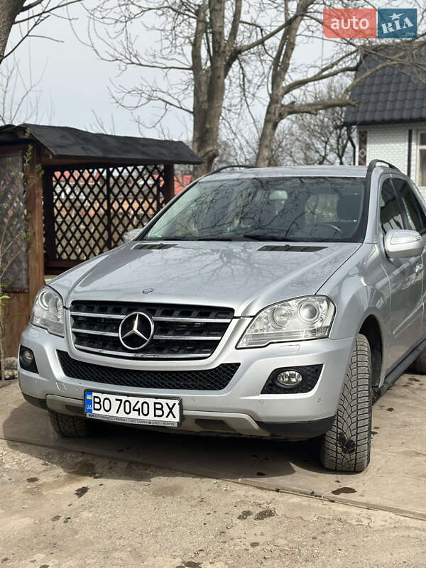 Внедорожник / Кроссовер Mercedes-Benz M-Class 2009 в Чорткове