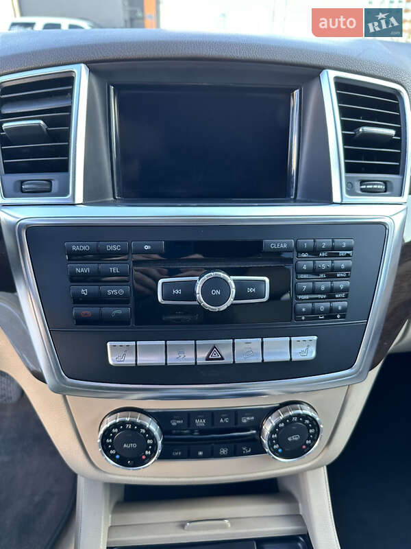 Позашляховик / Кросовер Mercedes-Benz M-Class 2014 в Києві