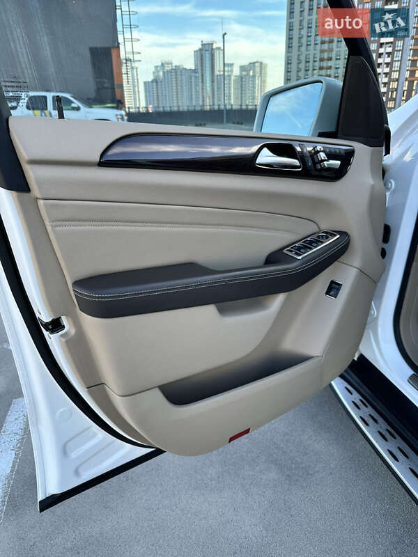 Позашляховик / Кросовер Mercedes-Benz M-Class 2014 в Києві