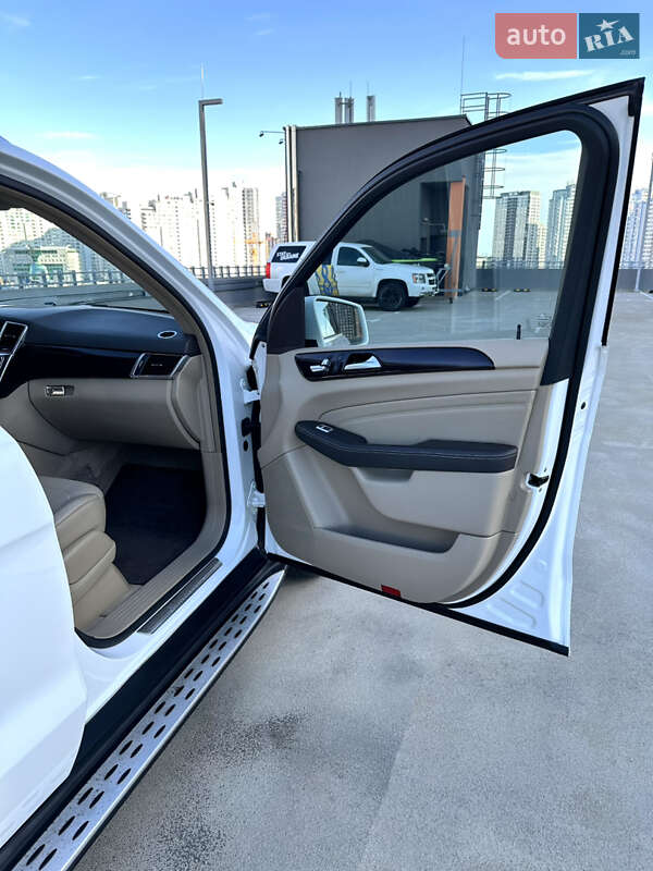 Позашляховик / Кросовер Mercedes-Benz M-Class 2014 в Києві