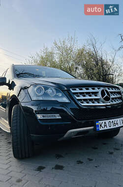 Внедорожник / Кроссовер Mercedes-Benz M-Class 2010 в Киеве