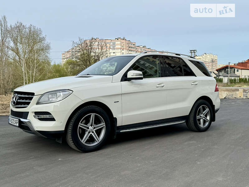 Внедорожник / Кроссовер Mercedes-Benz M-Class 2012 в Киеве