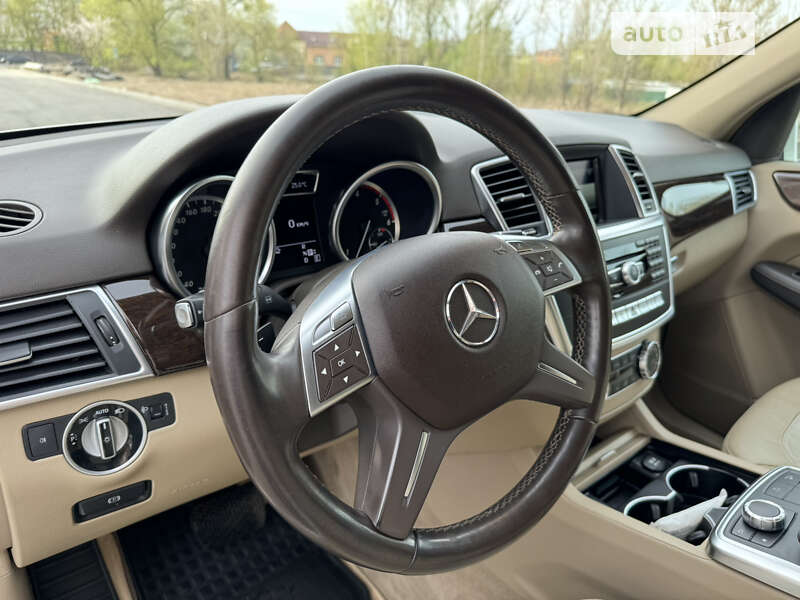 Внедорожник / Кроссовер Mercedes-Benz M-Class 2012 в Киеве