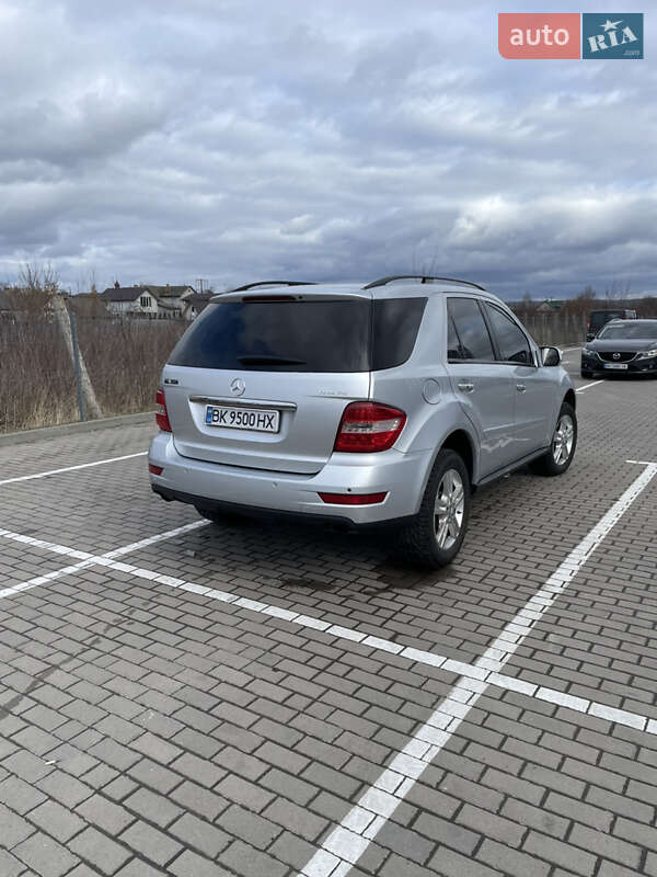 Позашляховик / Кросовер Mercedes-Benz M-Class 2009 в Дубні