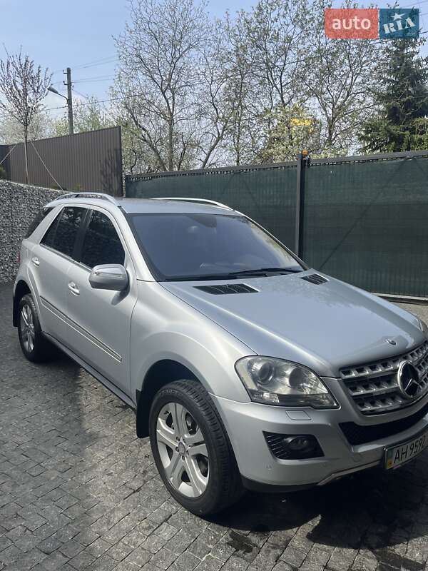 Mercedes-Benz M-Class 2009