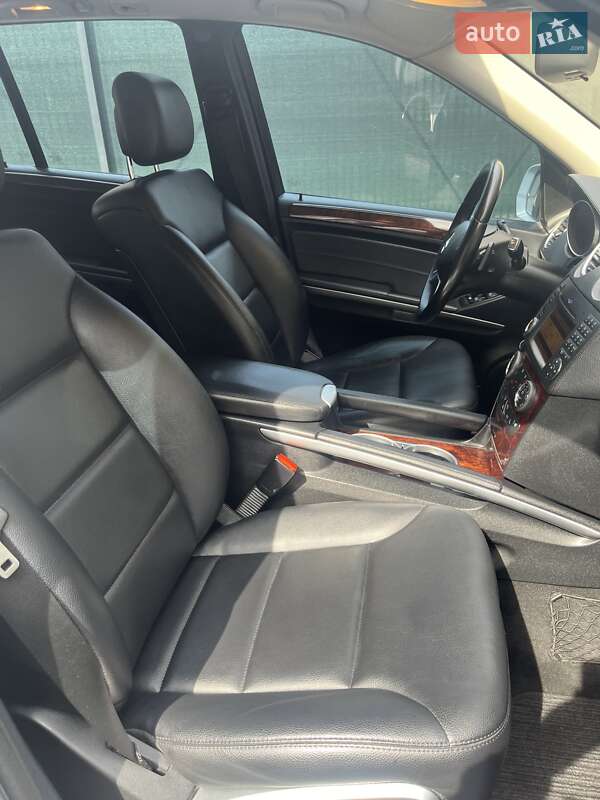 Внедорожник / Кроссовер Mercedes-Benz M-Class 2009 в Киеве
