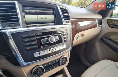 Внедорожник / Кроссовер Mercedes-Benz M-Class 2014 в 