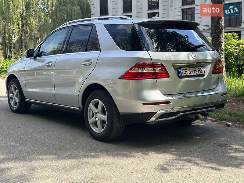 Внедорожник / Кроссовер Mercedes-Benz M-Class 2013 в Черновцах