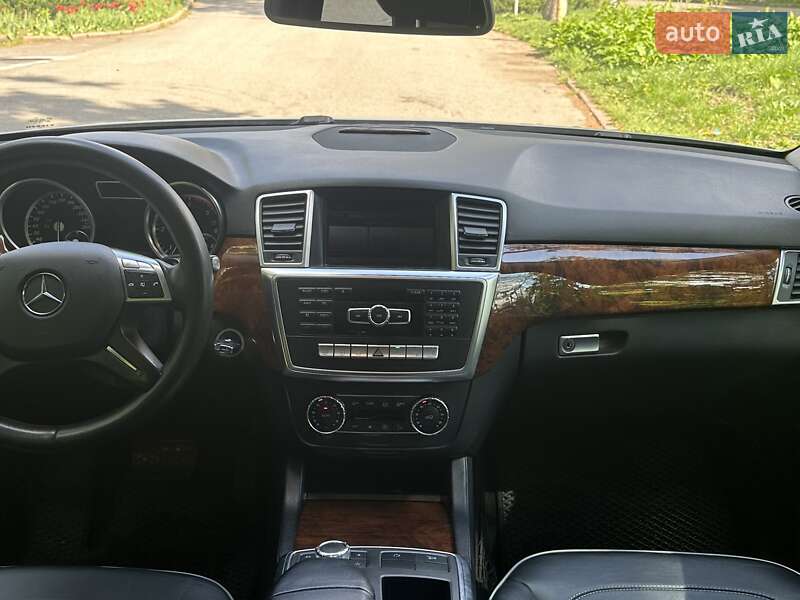 Внедорожник / Кроссовер Mercedes-Benz M-Class 2013 в Черновцах