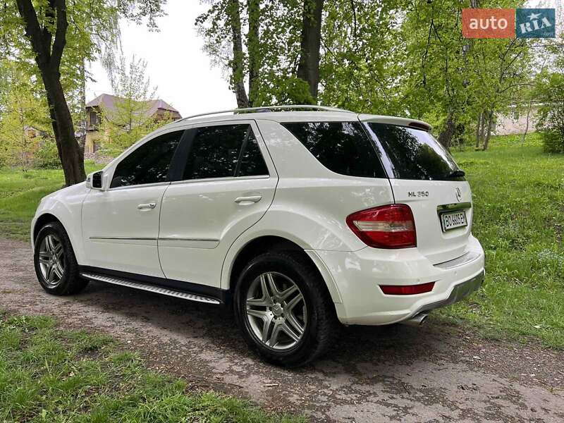 Внедорожник / Кроссовер Mercedes-Benz M-Class 2011 в Кременце