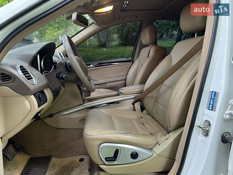 Внедорожник / Кроссовер Mercedes-Benz M-Class 2011 в Кременце