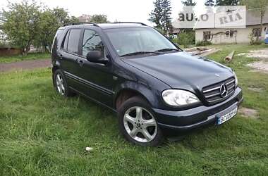 Позашляховик / Кросовер Mercedes-Benz M-Class 2000 в Самборі