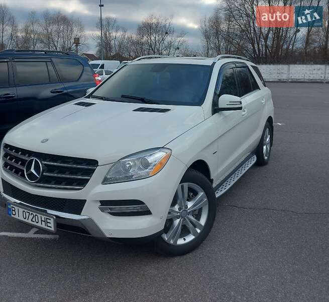 Внедорожник / Кроссовер Mercedes-Benz M-Class 2011 в 