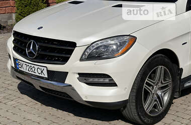 Позашляховик / Кросовер Mercedes-Benz M-Class 2012 в Рівному