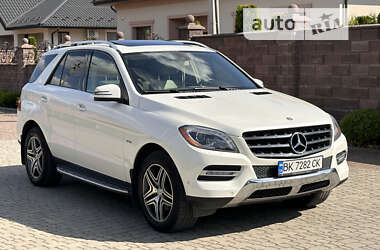 Внедорожник / Кроссовер Mercedes-Benz M-Class 2012 в Ровно