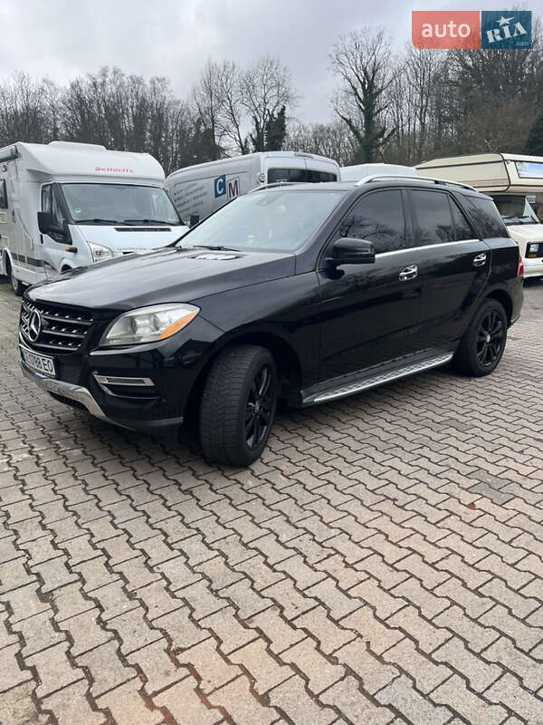 Внедорожник / Кроссовер Mercedes-Benz M-Class 2012 в Черновцах