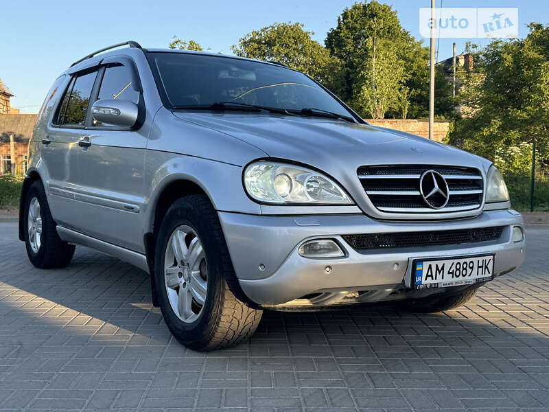 Mercedes-Benz M-Class 2005