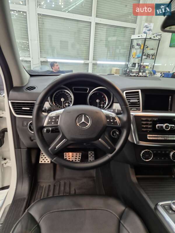 Внедорожник / Кроссовер Mercedes-Benz M-Class 2013 в Днепре