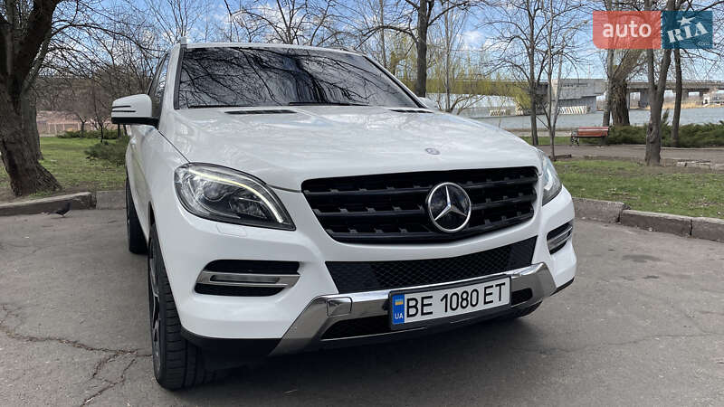 Внедорожник / Кроссовер Mercedes-Benz M-Class 2014 в Николаеве