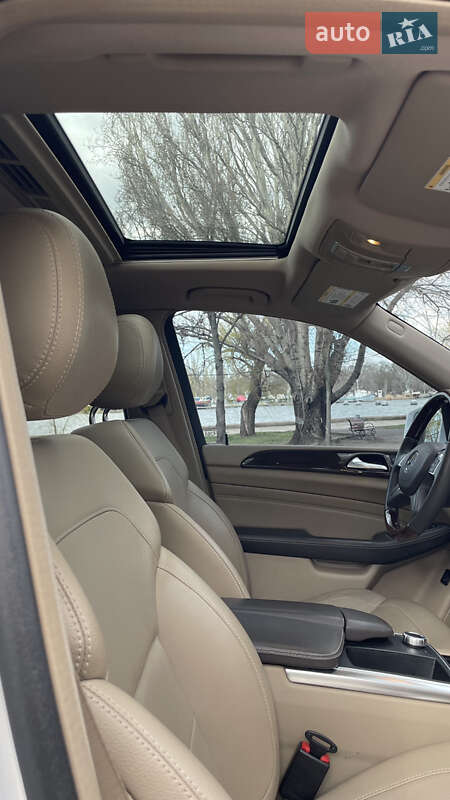 Внедорожник / Кроссовер Mercedes-Benz M-Class 2014 в Николаеве