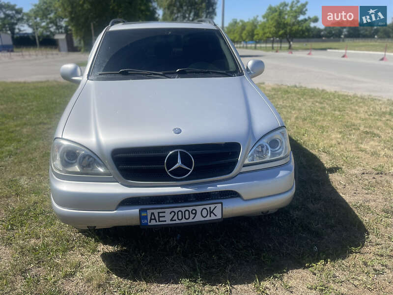 Внедорожник / Кроссовер Mercedes-Benz M-Class 1998 в Днепре