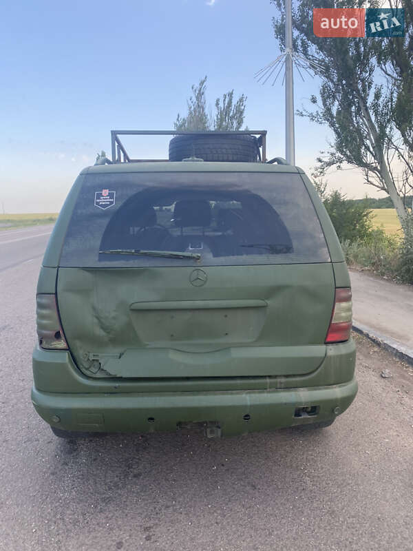 Позашляховик / Кросовер Mercedes-Benz M-Class 2002 в Покровську