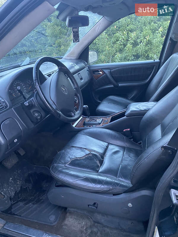 Позашляховик / Кросовер Mercedes-Benz M-Class 2002 в Покровську