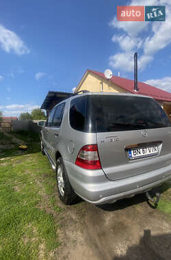 Внедорожник / Кроссовер Mercedes-Benz M-Class 2004 в 