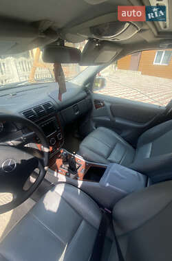 Внедорожник / Кроссовер Mercedes-Benz M-Class 2004 в 