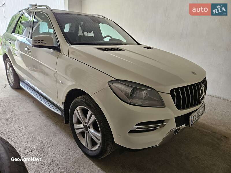 Внедорожник / Кроссовер Mercedes-Benz M-Class 2012 в 