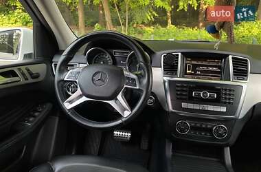 Внедорожник / Кроссовер Mercedes-Benz M-Class 2011 в 