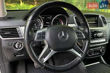 Внедорожник / Кроссовер Mercedes-Benz M-Class 2011 в 