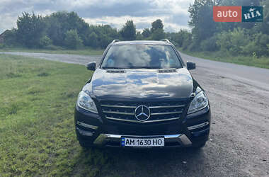 Внедорожник / Кроссовер Mercedes-Benz M-Class 2013 в 