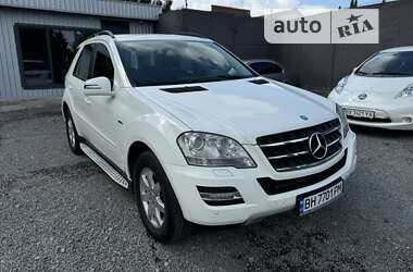 Позашляховик / Кросовер Mercedes-Benz M-Class 2011 в Хмельницькому