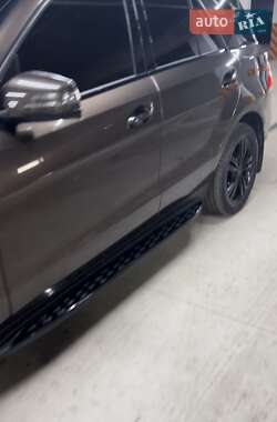 Внедорожник / Кроссовер Mercedes-Benz M-Class 2013 в 