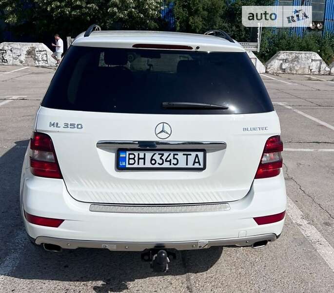 Позашляховик / Кросовер Mercedes-Benz M-Class 2011 в Одесі