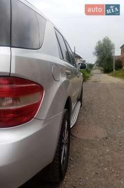 Внедорожник / Кроссовер Mercedes-Benz M-Class 2006 в 