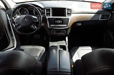 Внедорожник / Кроссовер Mercedes-Benz M-Class 2011 в 