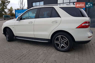 Внедорожник / Кроссовер Mercedes-Benz M-Class 2011 в 