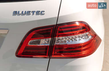Внедорожник / Кроссовер Mercedes-Benz M-Class 2011 в 