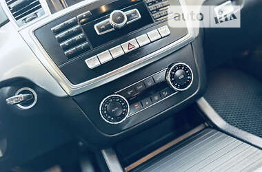 Внедорожник / Кроссовер Mercedes-Benz M-Class 2012 в 