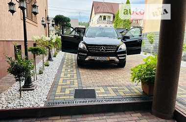 Внедорожник / Кроссовер Mercedes-Benz M-Class 2012 в 