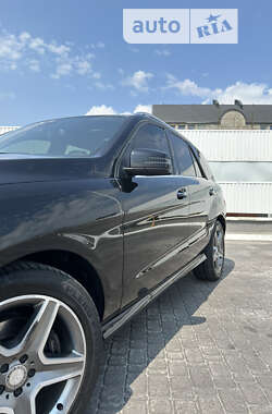 Внедорожник / Кроссовер Mercedes-Benz M-Class 2013 в 