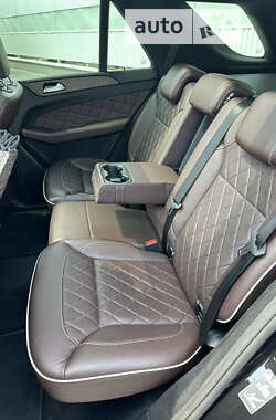 Внедорожник / Кроссовер Mercedes-Benz M-Class 2013 в 