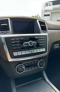 Внедорожник / Кроссовер Mercedes-Benz M-Class 2013 в 