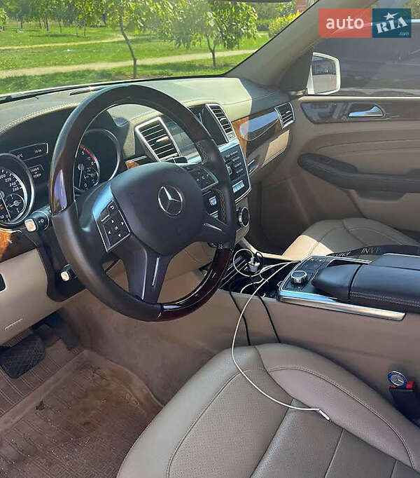 Внедорожник / Кроссовер Mercedes-Benz M-Class 2013 в Кропивницком