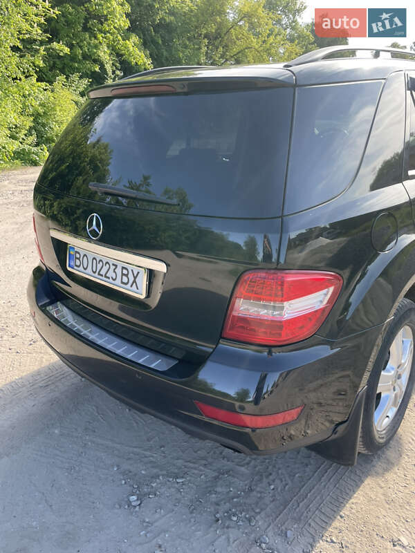 Внедорожник / Кроссовер Mercedes-Benz M-Class 2009 в Козове